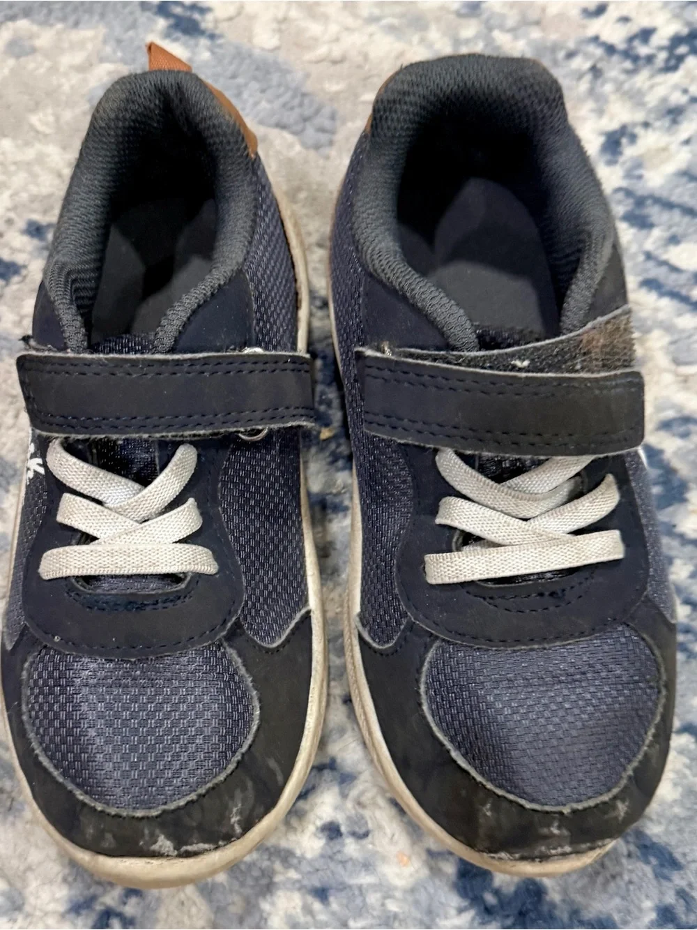 OshKosh B'gosh Navy and White Kids Hook-and-Loop Sneakers
